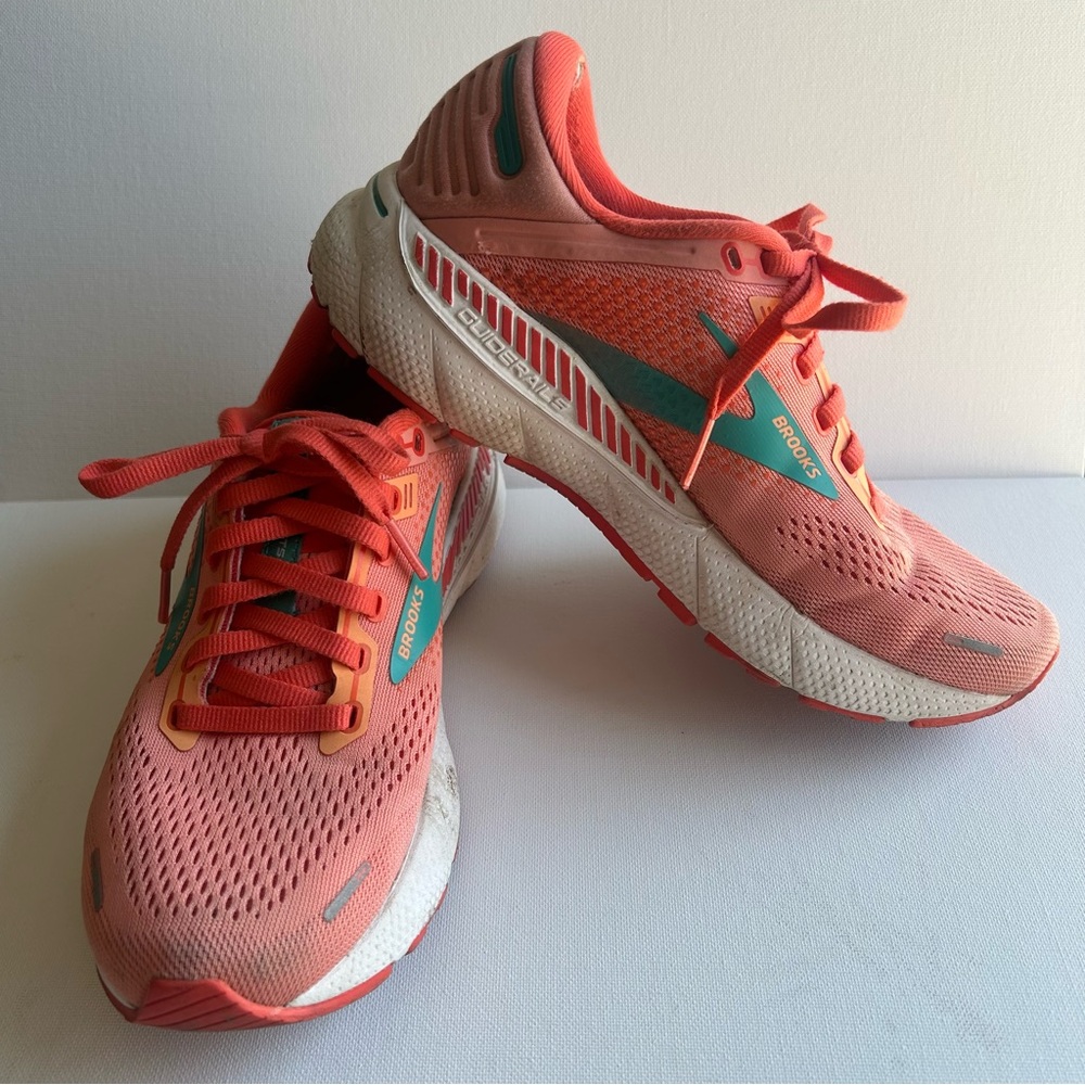 Brooks Women's Adrenaline GTS 22 Coral Pink Running Gym Active Workout Shoes 6.5 - Picture 2 of 9
